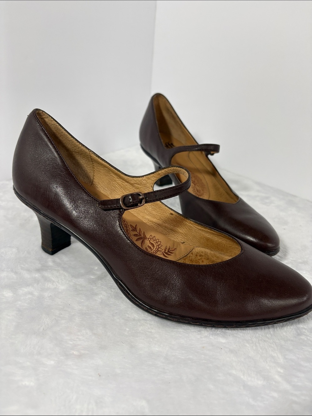 Sofft Mahogany Brown Mary Jane Slim Trap Buckle Mid Sturdy Heels Size 10